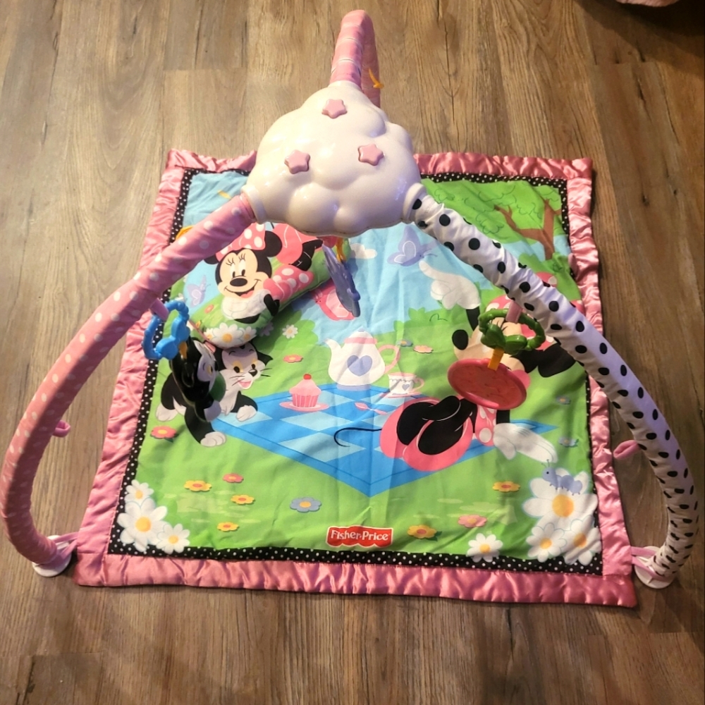 Minnie Mouse activity mat